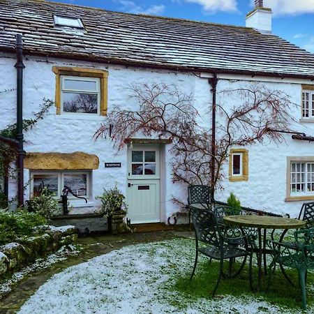 Westside Cottage: Yorkshire Dales Pet-Friendly Retreat Newby  Exterior photo