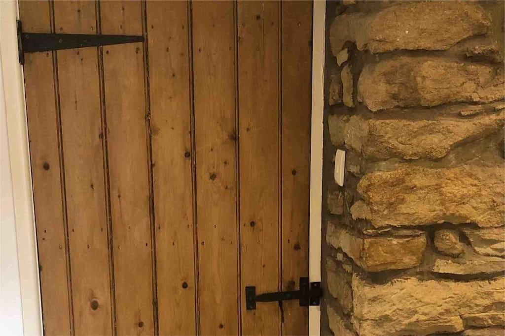 Westside Cottage: Yorkshire Dales Pet-Friendly Retreat Newby  Exterior photo
