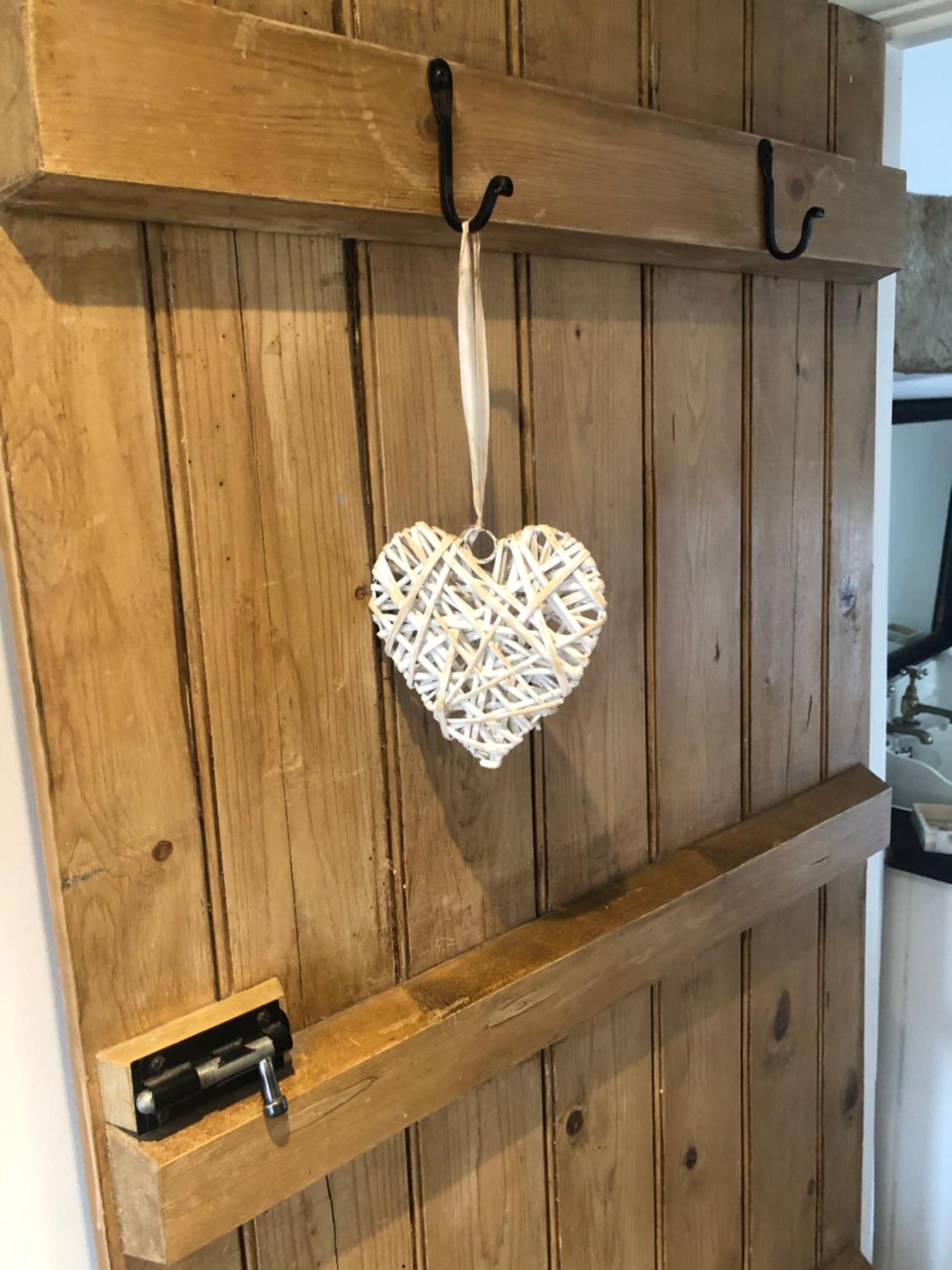 Westside Cottage: Yorkshire Dales Pet-Friendly Retreat Newby  Room photo