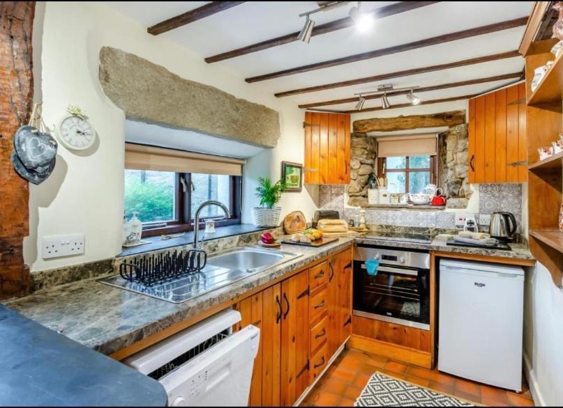 Westside Cottage: Yorkshire Dales Pet-Friendly Retreat Newby  Exterior photo